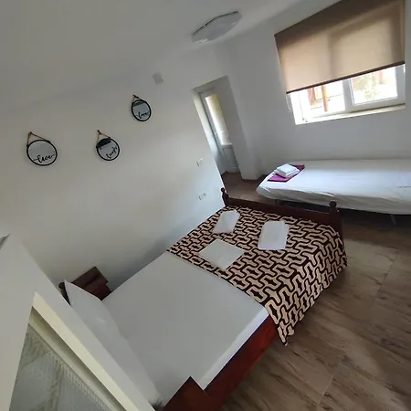 Yellow House بيت ضيافة إيفوري نورد