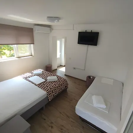 بيت ضيافة Yellow House إيفوري نورد